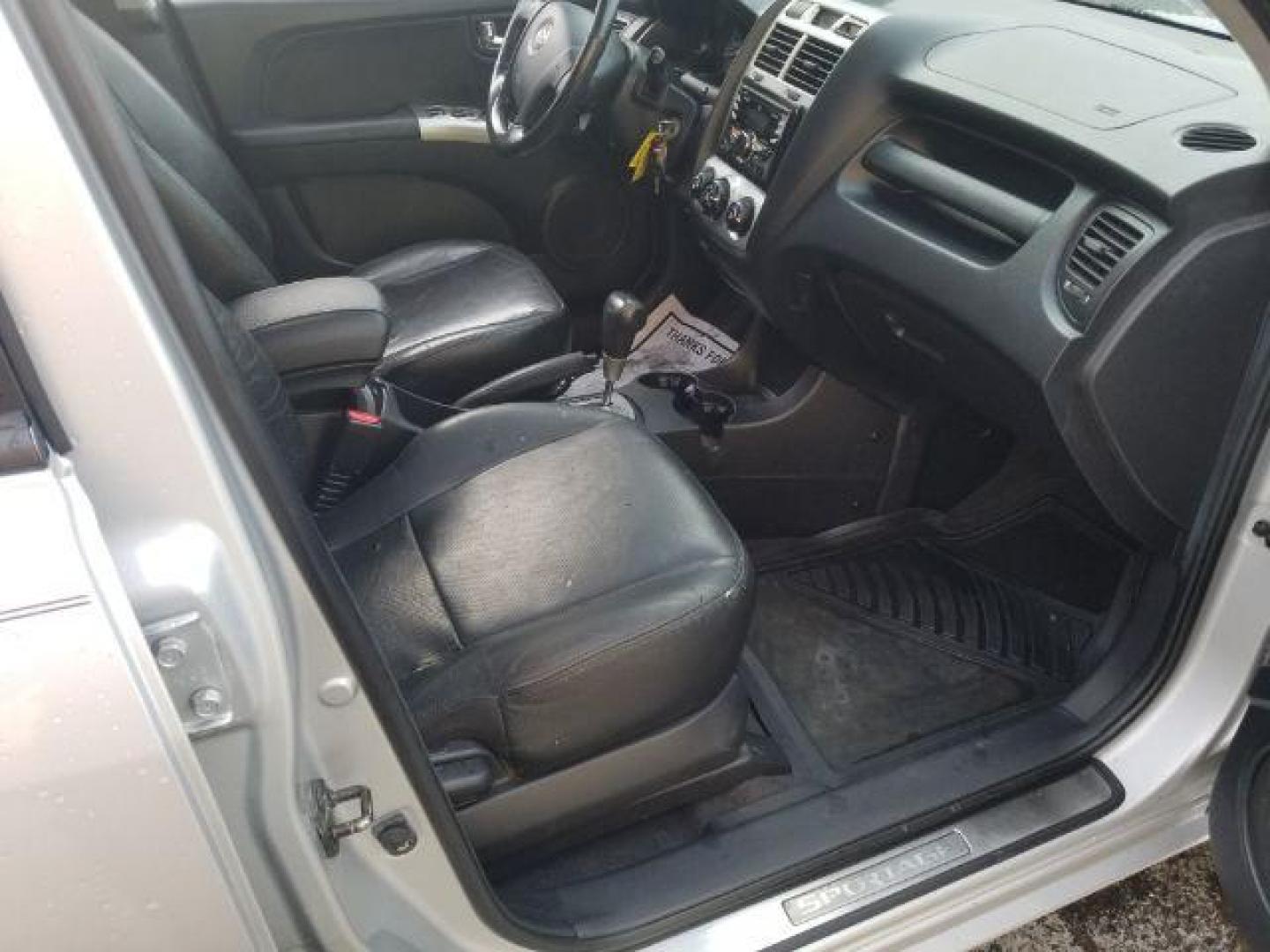 2005 Kia Sportage LX V6 4WD (KNDJE723257) with an 2.7L V6 DOHC 24V engine, 4-Speed Automatic transmission, located at 4047 Montana Ave., Billings, MT, 59101, 45.770847, -108.529800 - Photo#10