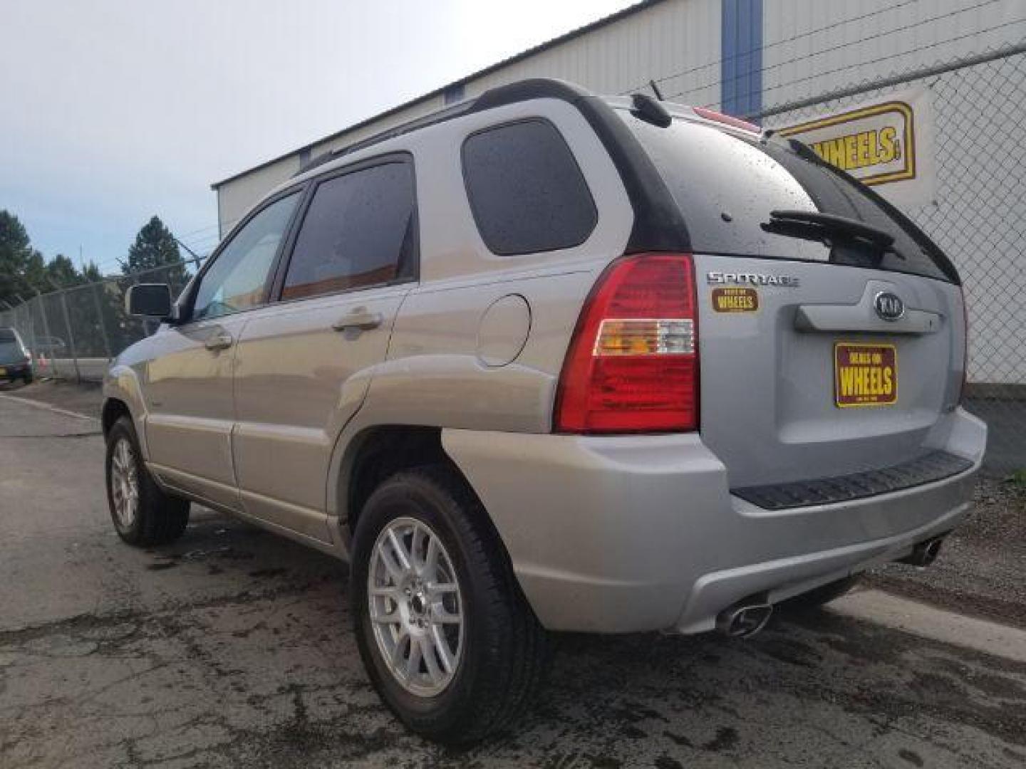 2005 Kia Sportage LX V6 4WD (KNDJE723257) with an 2.7L V6 DOHC 24V engine, 4-Speed Automatic transmission, located at 4047 Montana Ave., Billings, MT, 59101, 45.770847, -108.529800 - Photo#5
