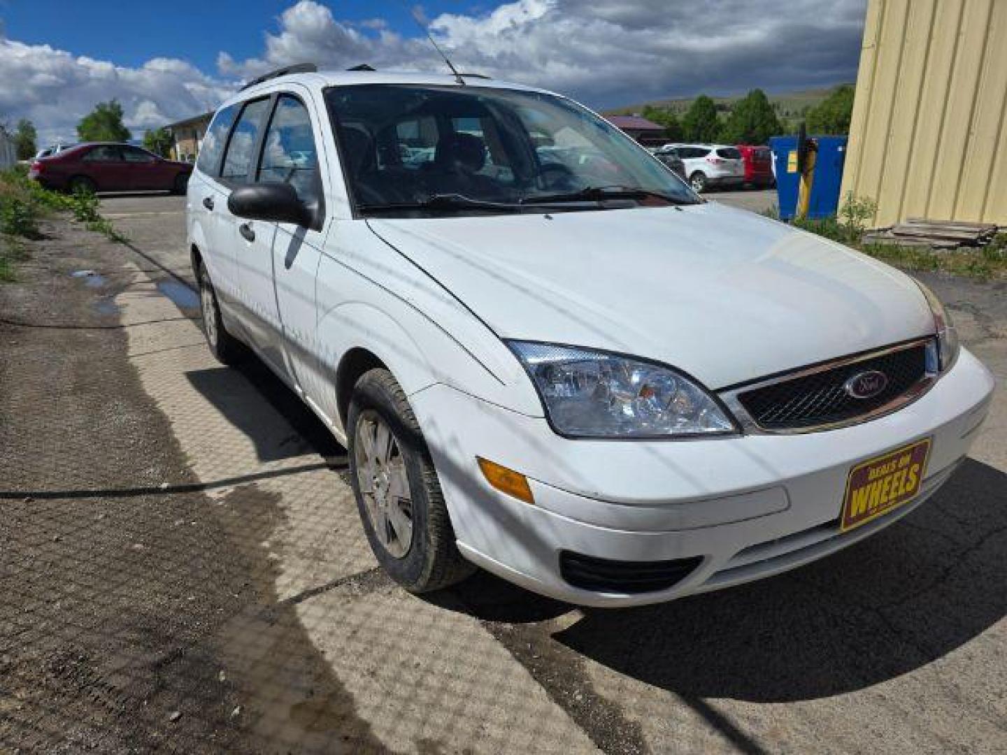 2006 Ford Focus ZXW (1FAFP36NX6W) with an Duratec 2L I-4 DOHC engine, located at 4801 10th Ave S,, Great Falls, MT, 59405, 0.000000, 0.000000 - Photo#4