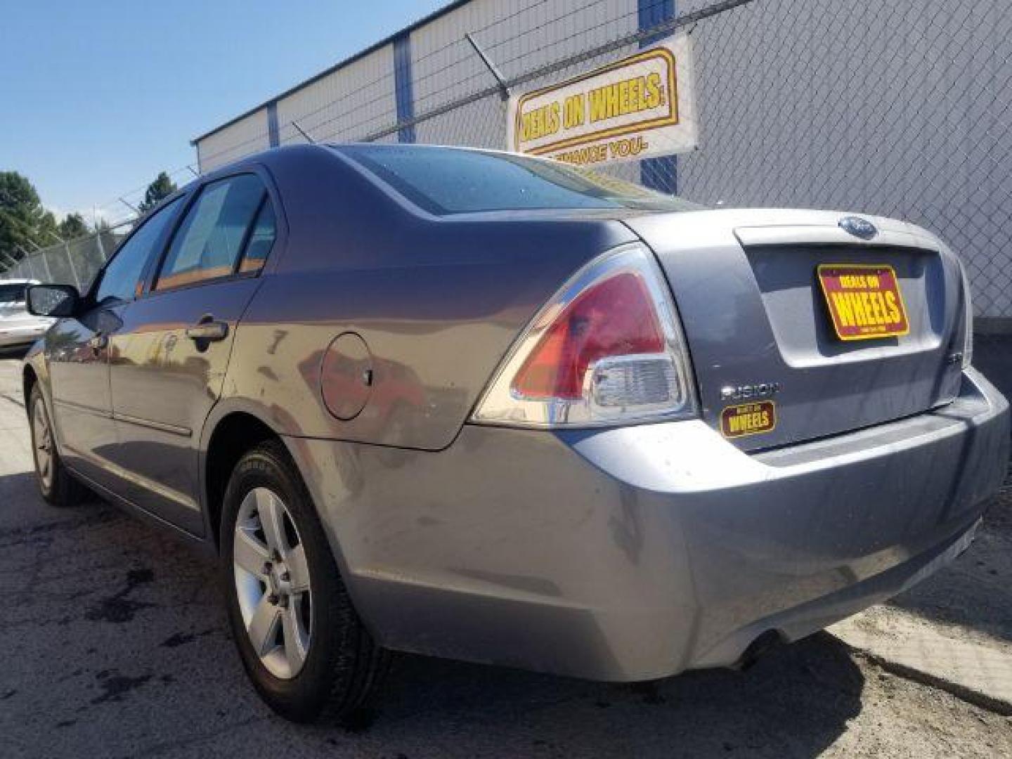 2006 Ford Fusion SE (3FAHP071X6R) with an Duratec 30 3L V-6 DOHC engine, located at 4047 Montana Ave., Billings, MT, 59101, 45.770847, -108.529800 - Photo#5