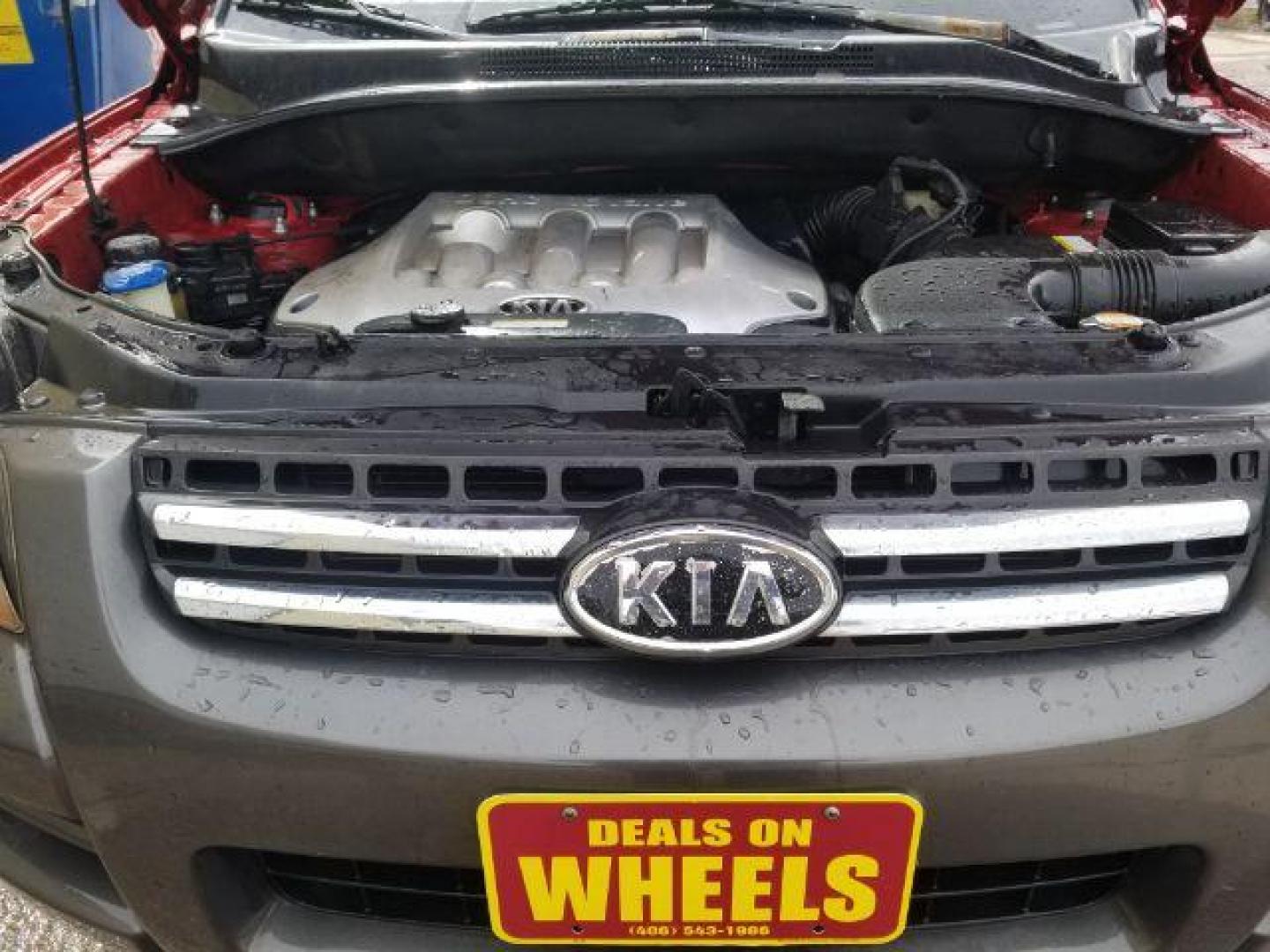 2006 Kia Sportage LX 2WD (KNDJF724267) with an 2.0L L4 DOHC 16V engine, located at 601 E. Idaho St., Kalispell, MT, 59901, 0.000000, 0.000000 - Photo#13