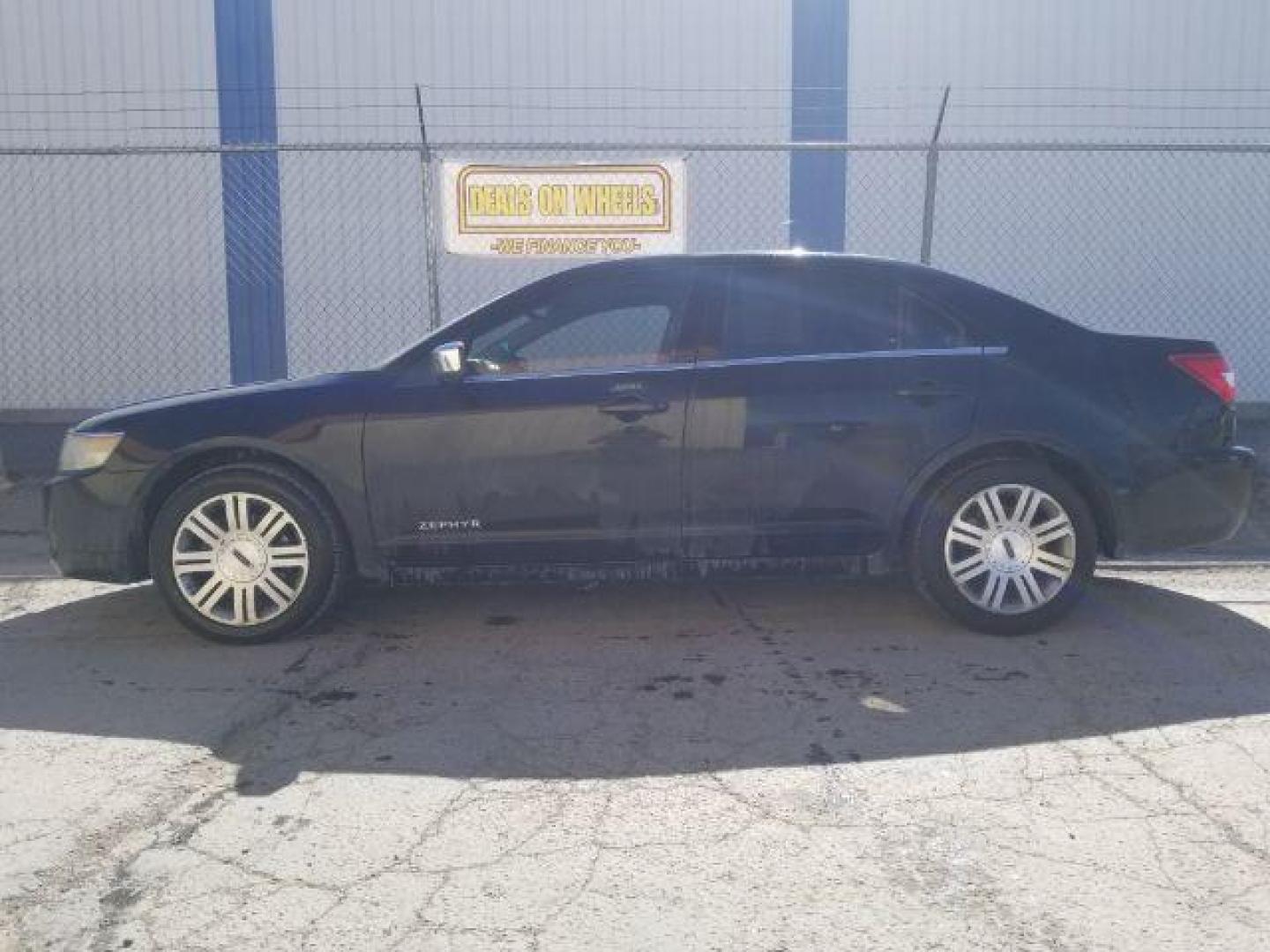 2006 Lincoln Zephyr Base (3LNHM26196R) with an 3.0L V6 DOHC 24V engine, 6-Speed Automatic transmission, located at 4047 Montana Ave., Billings, MT, 59101, 45.770847, -108.529800 - Photo#6