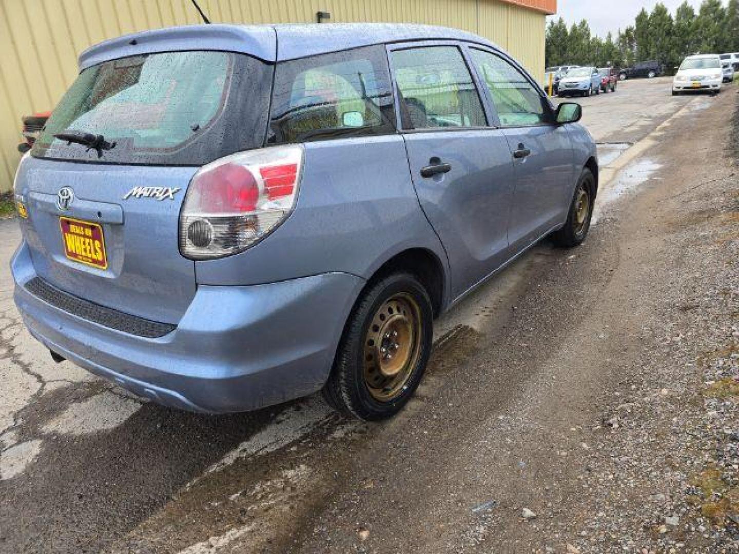 2006 Toyota Matrix XR (2T1KR32E66C) with an 1.8L I-4 DOHC engine, located at 1821 N Montana Ave., Helena, MT, 59601, 0.000000, 0.000000 - Photo#2