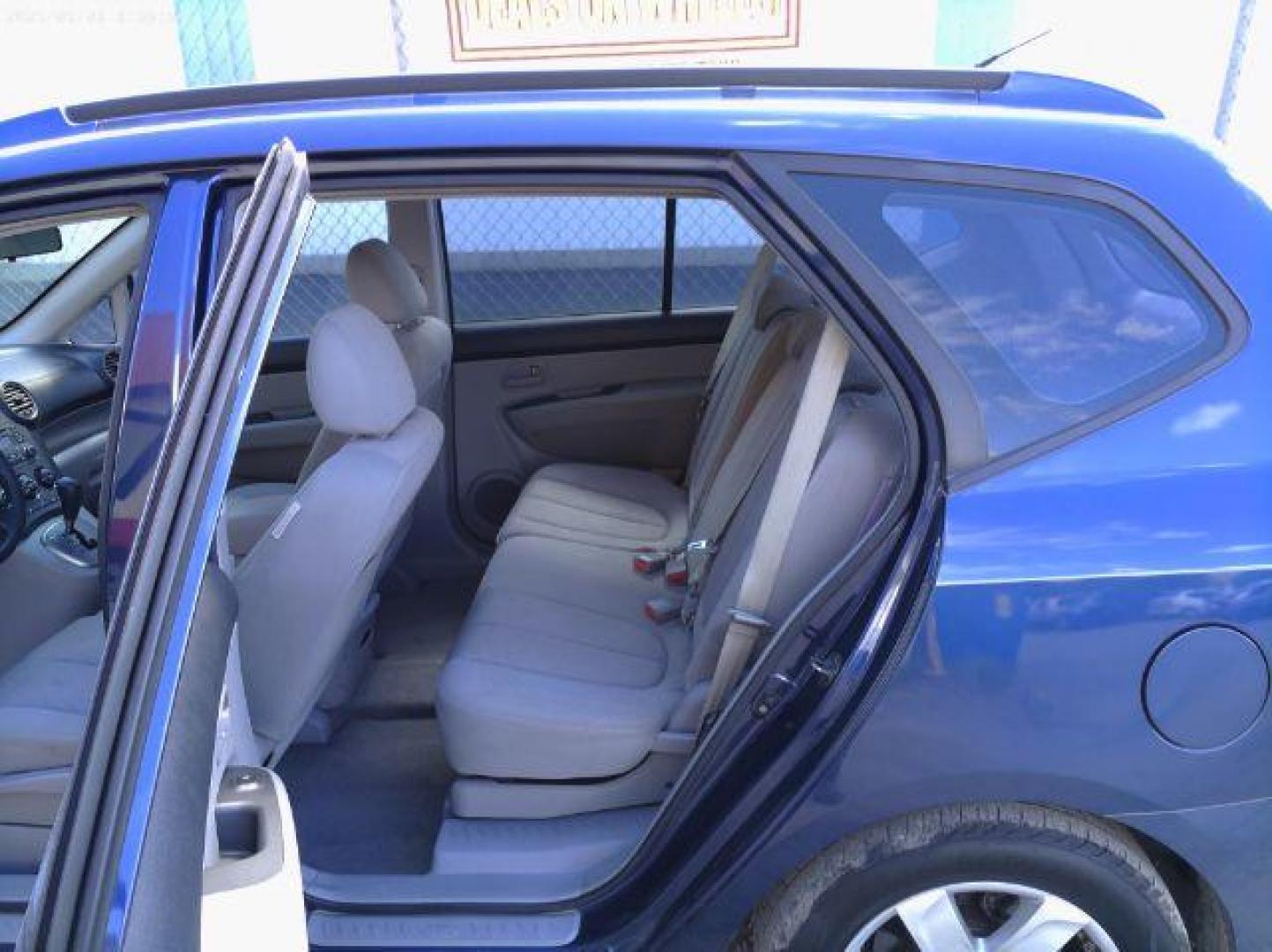 2007 Kia Rondo LX (KNAFG525877) with an 2.4L I-4 DOHC engine, located at 601 E. Idaho St., Kalispell, MT, 59901, 0.000000, 0.000000 - Photo#6