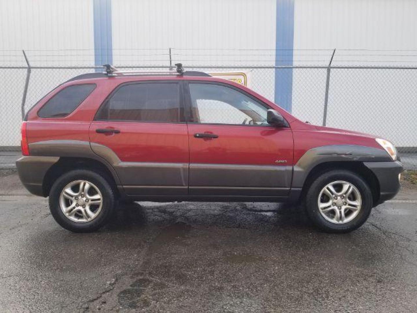 2007 Kia Sportage EX V6 4WD (KNDJE723177) with an 2.7L V6 DOHC 24V engine, 4-Speed Automatic transmission, located at 1800 West Broadway, Missoula, 59808, (406) 543-1986, 46.881348, -114.023628 - Photo#3