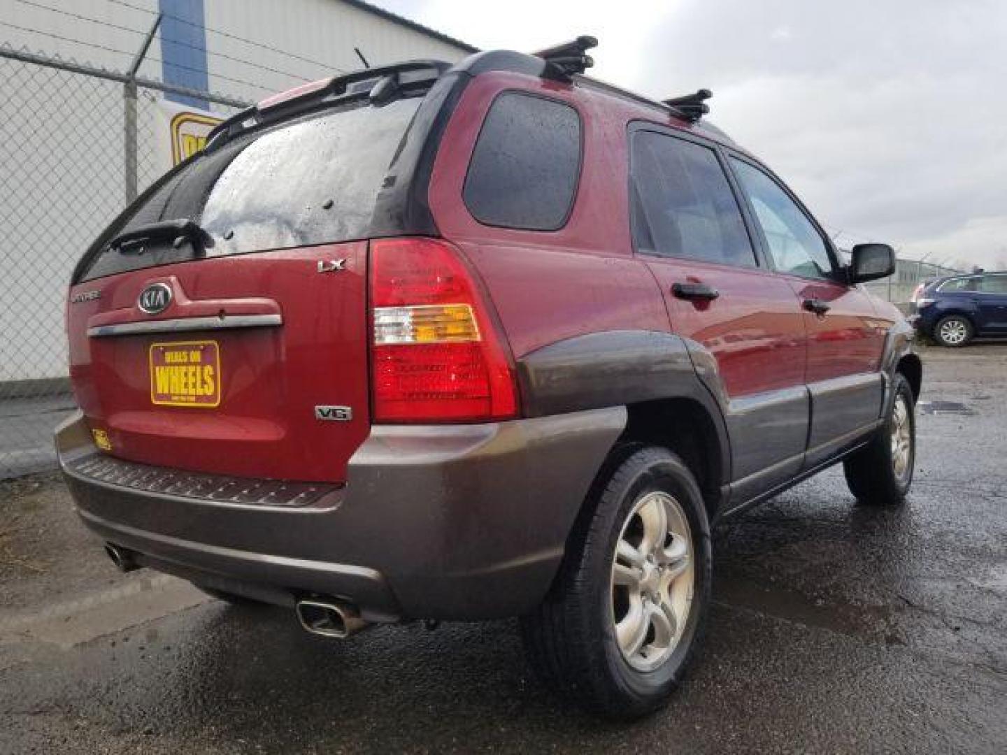 2007 Kia Sportage EX V6 4WD (KNDJE723177) with an 2.7L V6 DOHC 24V engine, 4-Speed Automatic transmission, located at 1800 West Broadway, Missoula, 59808, (406) 543-1986, 46.881348, -114.023628 - Photo#4