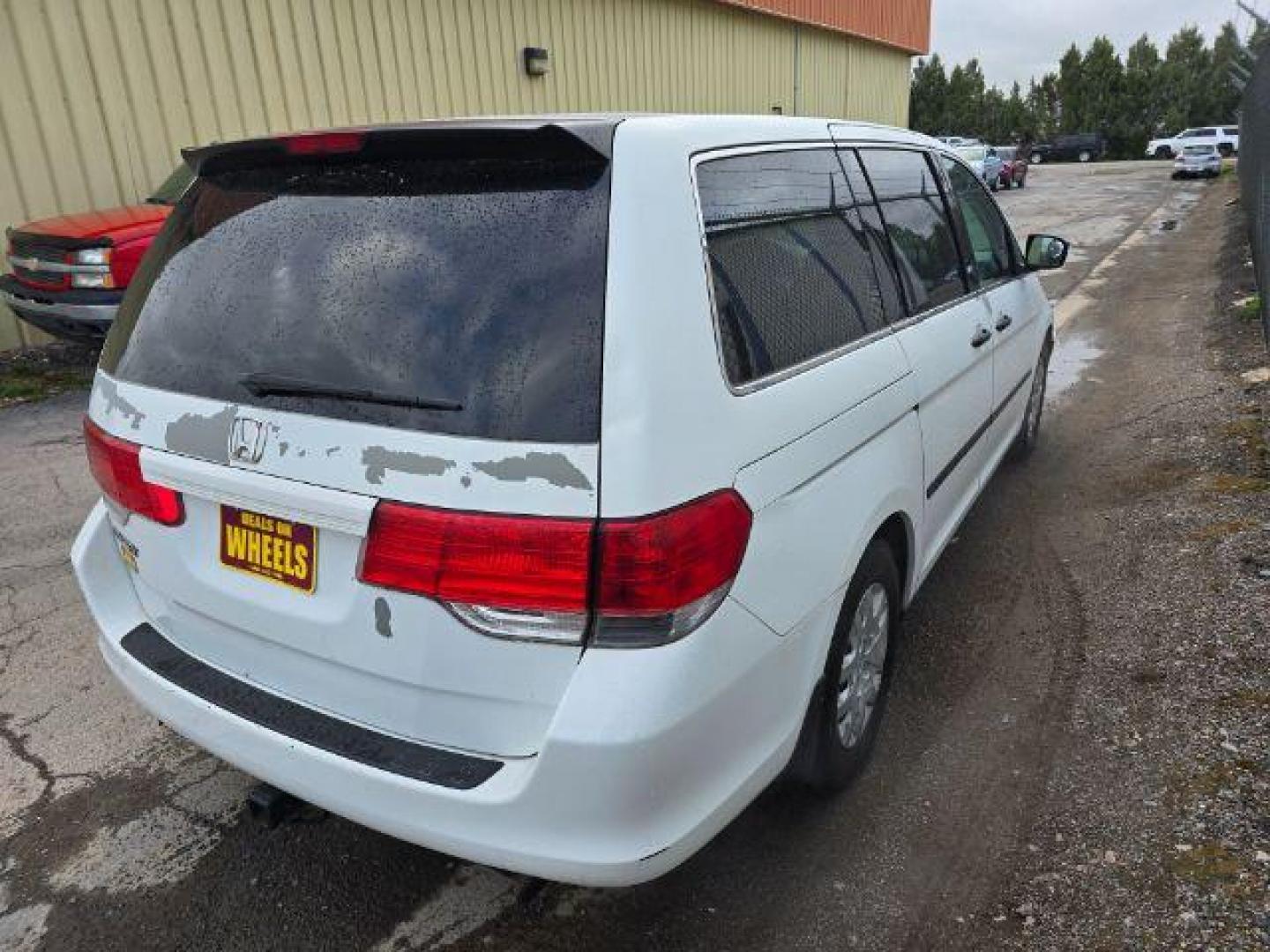 2008 Honda Odyssey LX (5FNRL38208B) with an 3.5L V-6 VTEC variable valve control engine, located at 601 E. Idaho St., Kalispell, MT, 59901, 0.000000, 0.000000 - Photo#3