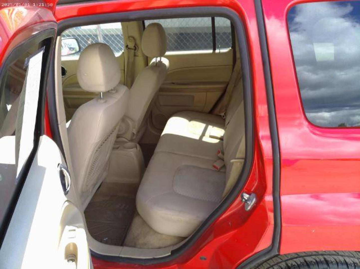 2009 Chevrolet HHR LT2 (3GNCA53VX9S) with an 2.4L L4 DOHC 16V engine, 4-Speed Automatic transmission, located at 601 E. Idaho St., Kalispell, MT, 59901, 0.000000, 0.000000 - Photo#6