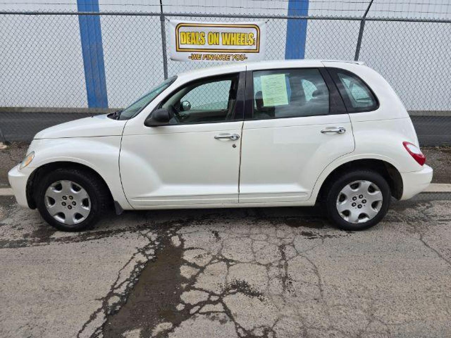 2009 Chrysler PT Cruiser Base (3A8FY48969T) with an 2.4L L4 DOHC 16V engine, located at 1800 West Broadway, Missoula, 59808, (406) 543-1986, 46.881348, -114.023628 - Photo#1
