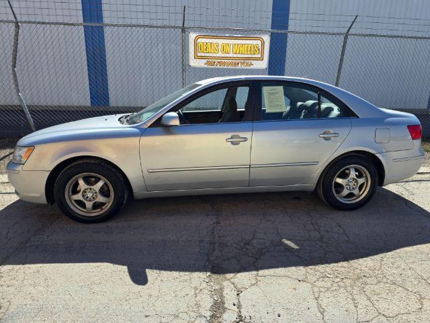 2009 Hyundai Sonata GLS (5NPET46C59H) with an 2.4L I-4 DOHC engine, located at 1800 West Broadway, Missoula, 59808, (406) 543-1986, 46.881348, -114.023628 - Photo#0