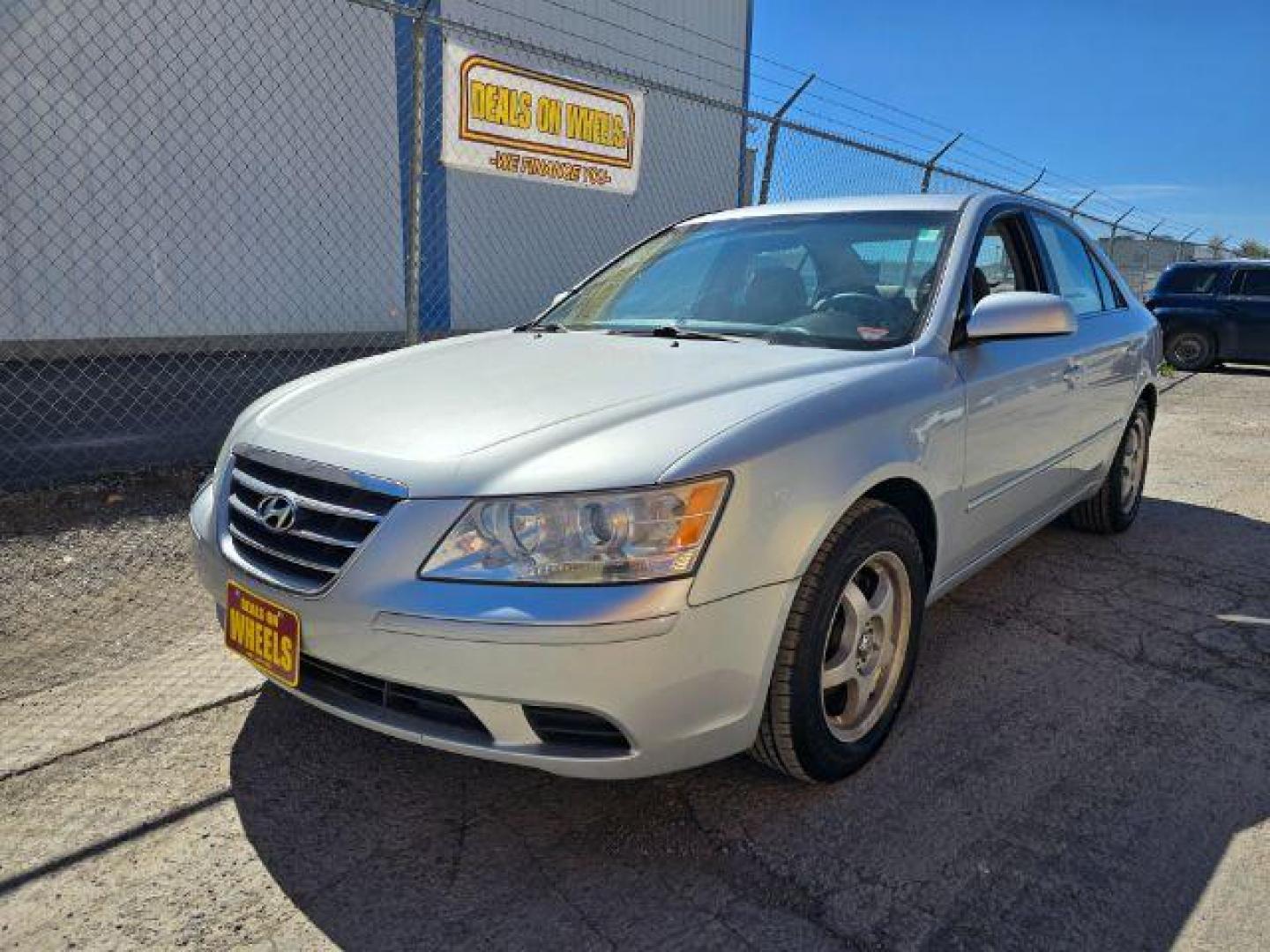 2009 Hyundai Sonata GLS (5NPET46C59H) with an 2.4L I-4 DOHC engine, located at 1800 West Broadway, Missoula, 59808, (406) 543-1986, 46.881348, -114.023628 - Photo#1