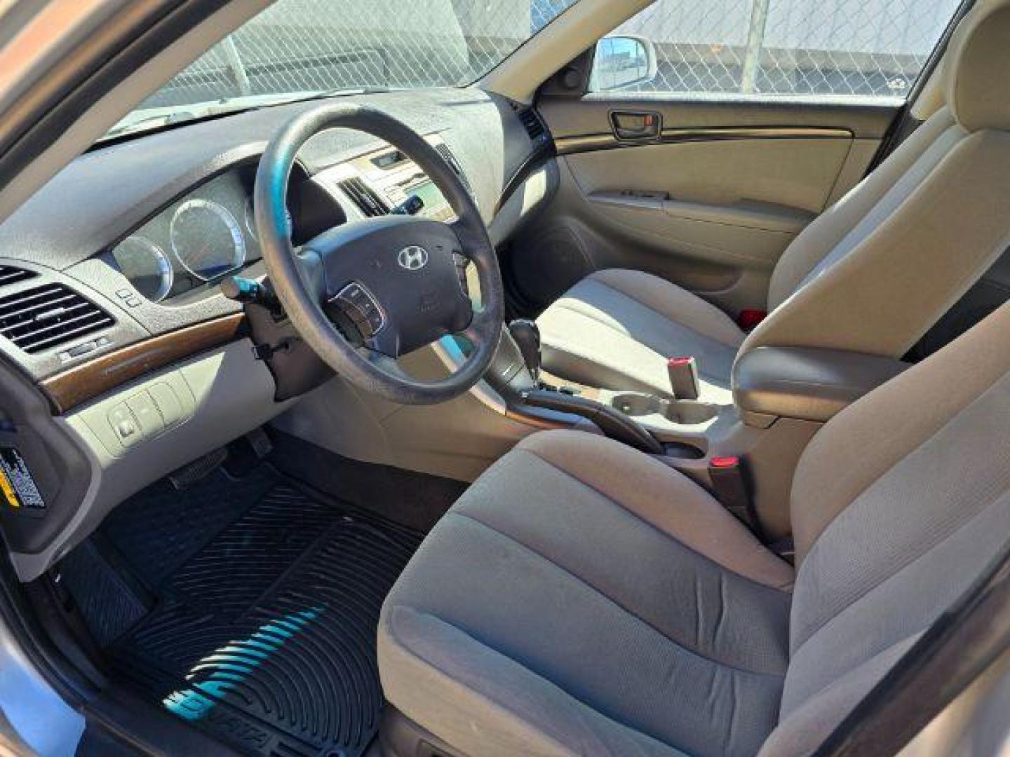 2009 Hyundai Sonata GLS (5NPET46C59H) with an 2.4L I-4 DOHC engine, located at 1800 West Broadway, Missoula, 59808, (406) 543-1986, 46.881348, -114.023628 - Photo#5
