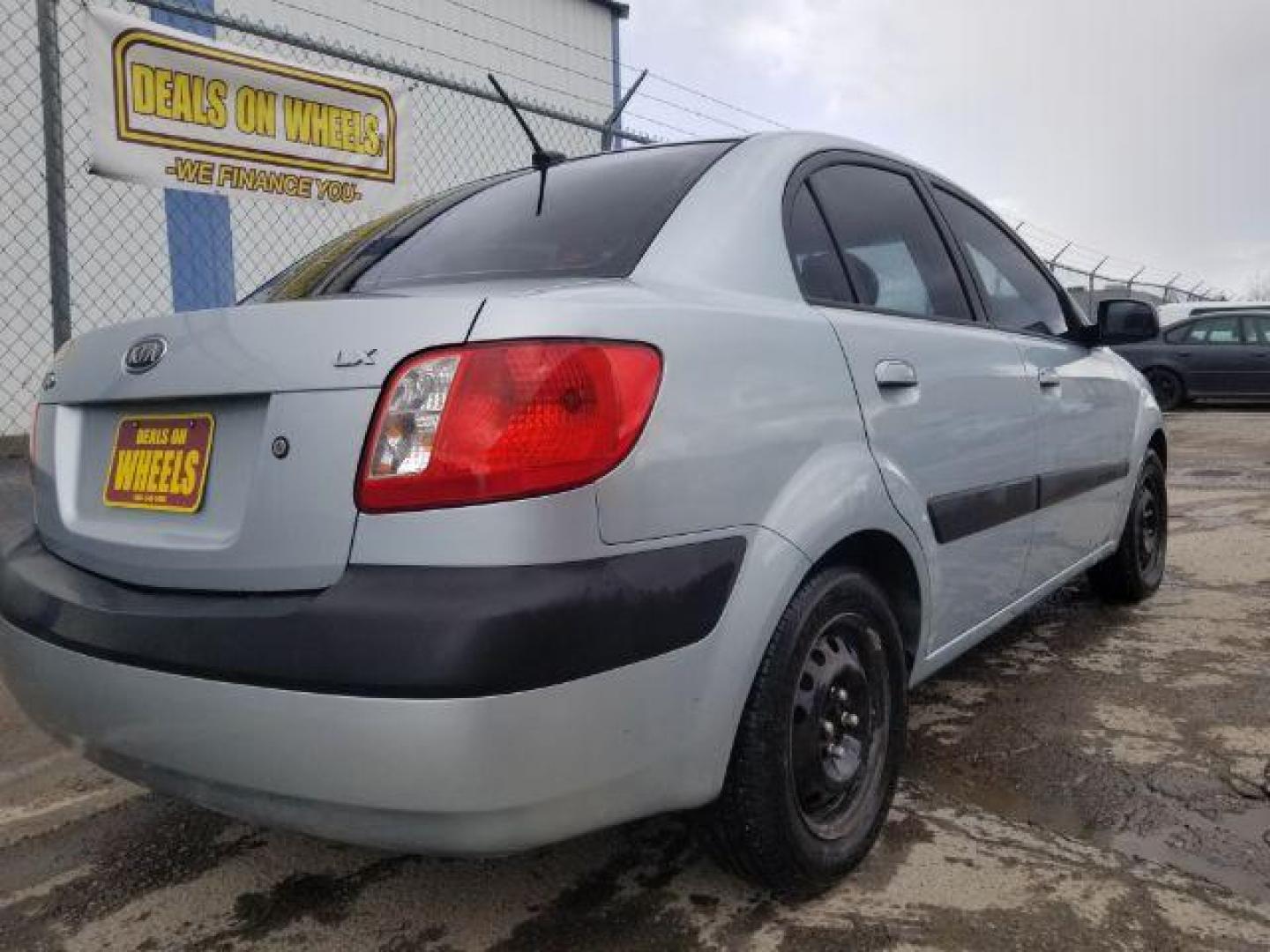 2009 Kia Rio Base (KNADE223296) with an 1.6L L4 DOHC 16V engine, Automatic transmission, located at 1800 West Broadway, Missoula, 59808, (406) 543-1986, 46.881348, -114.023628 - Photo#4