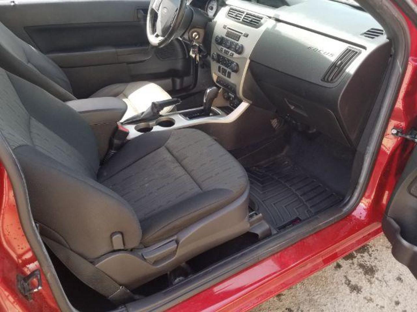 2010 Ford Focus SE (1FAHP3CN0AW) with an Duratec 2L I-4 DOHC engine, located at 1800 West Broadway, Missoula, 59808, (406) 543-1986, 46.881348, -114.023628 - Photo#9