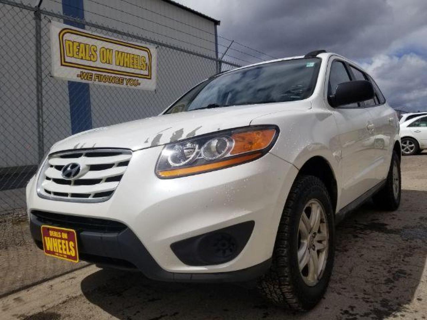 2010 Hyundai Santa Fe GLS (5NMSGDAB0AH) with an 2.4L I-4 DOHC engine, located at 1821 N Montana Ave., Helena, MT, 59601, 0.000000, 0.000000 - Photo#0