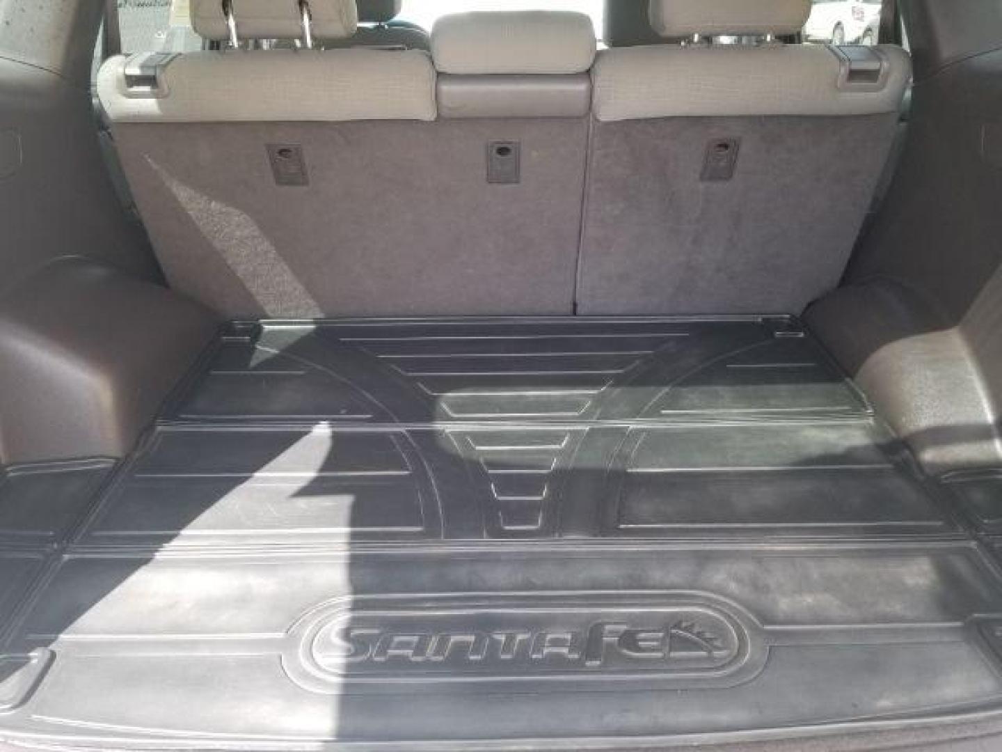 2010 Hyundai Santa Fe GLS (5NMSGDAB0AH) with an 2.4L I-4 DOHC engine, located at 1821 N Montana Ave., Helena, MT, 59601, 0.000000, 0.000000 - Photo#12