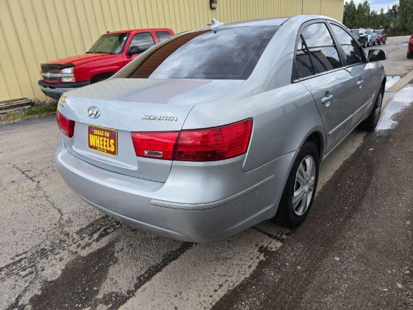 2010 Hyundai Sonata GLS (5NPET4AC2AH) with an 2.4L L4 DOHC 16V engine, located at 1800 West Broadway, Missoula, 59808, (406) 543-1986, 46.881348, -114.023628 - Photo#3