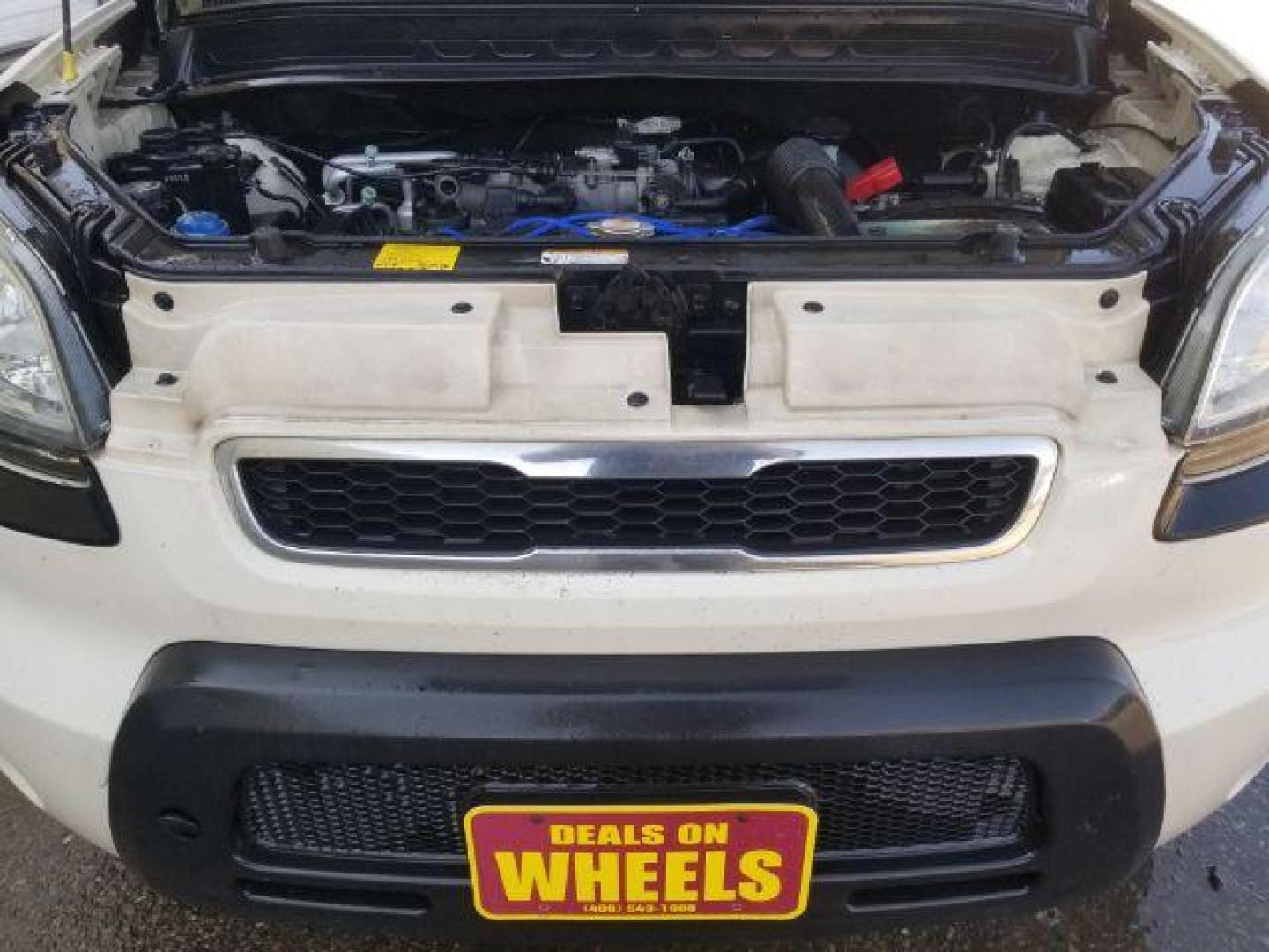 2010 Kia Soul ! (KNDJT2A29A7) with an 2L I-4 DOHC engine, located at 601 E. Idaho St., Kalispell, MT, 59901, 0.000000, 0.000000 - Photo#14