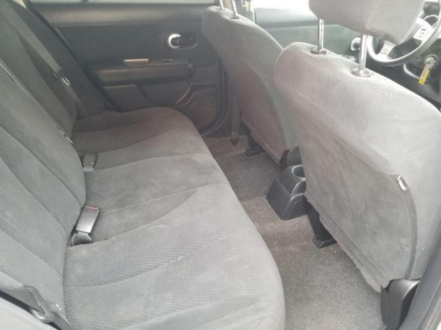 2011 Nissan Versa 1.8 SL Hatchback (3N1BC1CP9BL) with an 1.8L L4 DOHC 16V engine, Continuously Variabl transmission, located at 1821 N Montana Ave., Helena, MT, 59601, 0.000000, 0.000000 - Photo#9