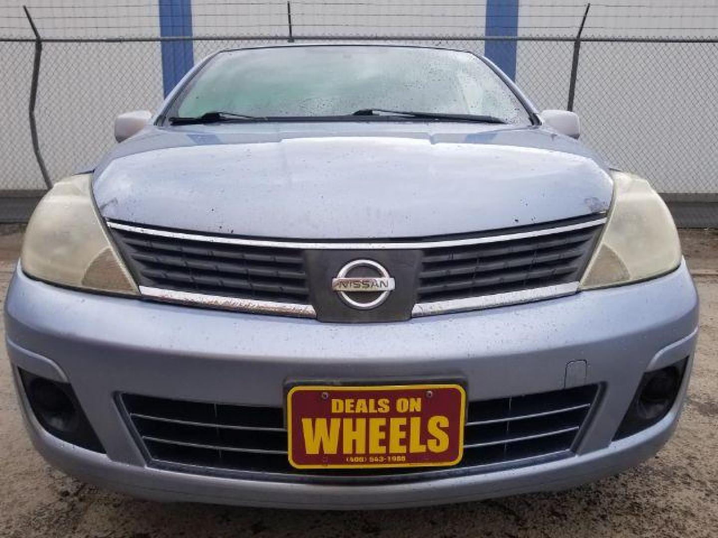 2011 Nissan Versa 1.8 SL Hatchback (3N1BC1CP9BL) with an 1.8L L4 DOHC 16V engine, Continuously Variabl transmission, located at 1821 N Montana Ave., Helena, MT, 59601, 0.000000, 0.000000 - Photo#1