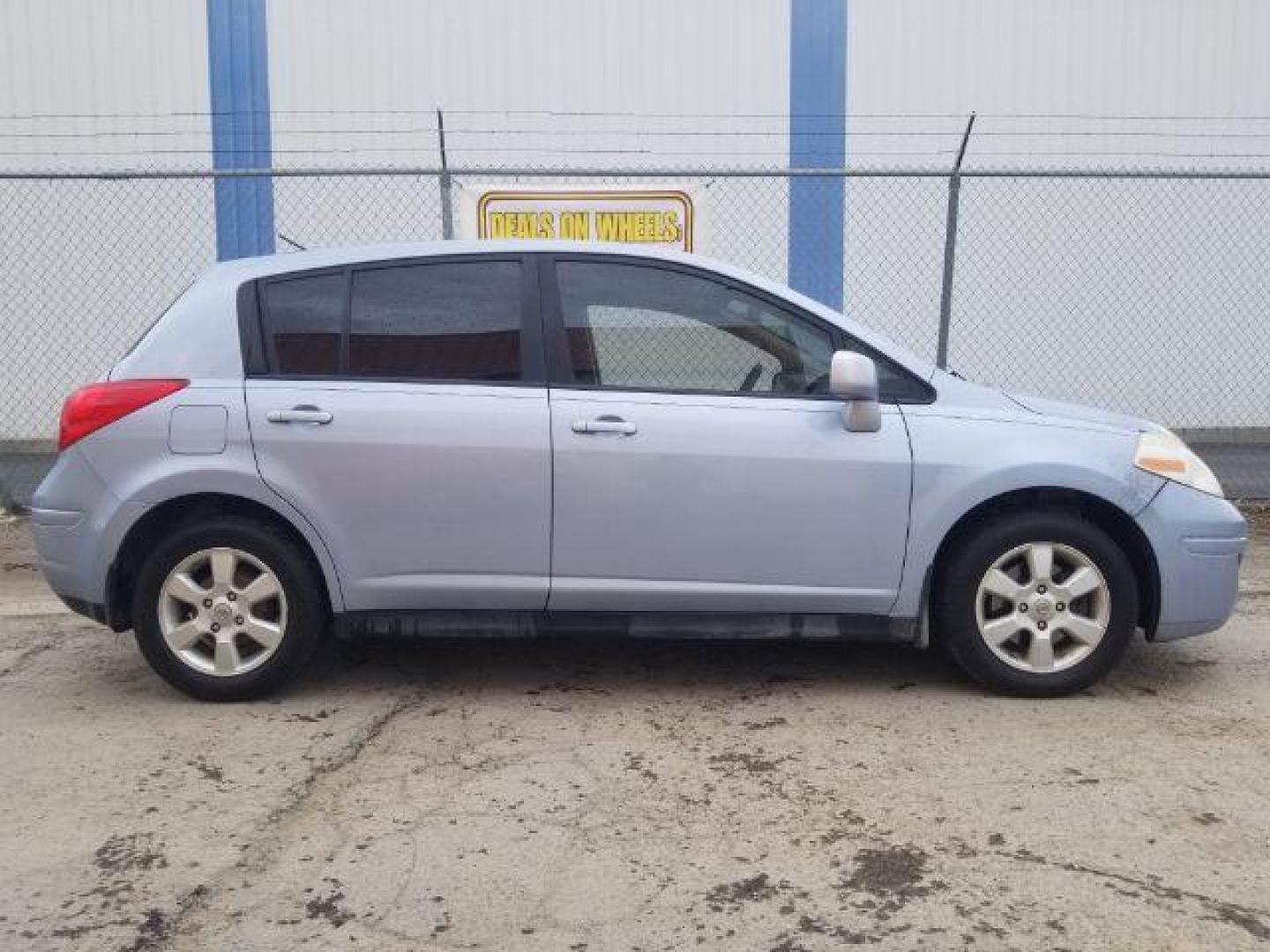 2011 Nissan Versa 1.8 SL Hatchback (3N1BC1CP9BL) with an 1.8L L4 DOHC 16V engine, Continuously Variabl transmission, located at 1821 N Montana Ave., Helena, MT, 59601, 0.000000, 0.000000 - Photo#3
