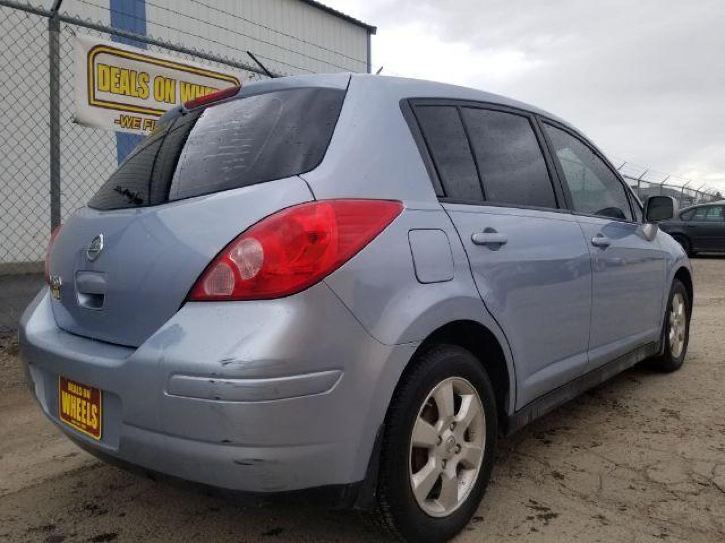 2011 Nissan Versa 1.8 SL Hatchback (3N1BC1CP9BL) with an 1.8L L4 DOHC 16V engine, Continuously Variabl transmission, located at 1821 N Montana Ave., Helena, MT, 59601, 0.000000, 0.000000 - Photo#4