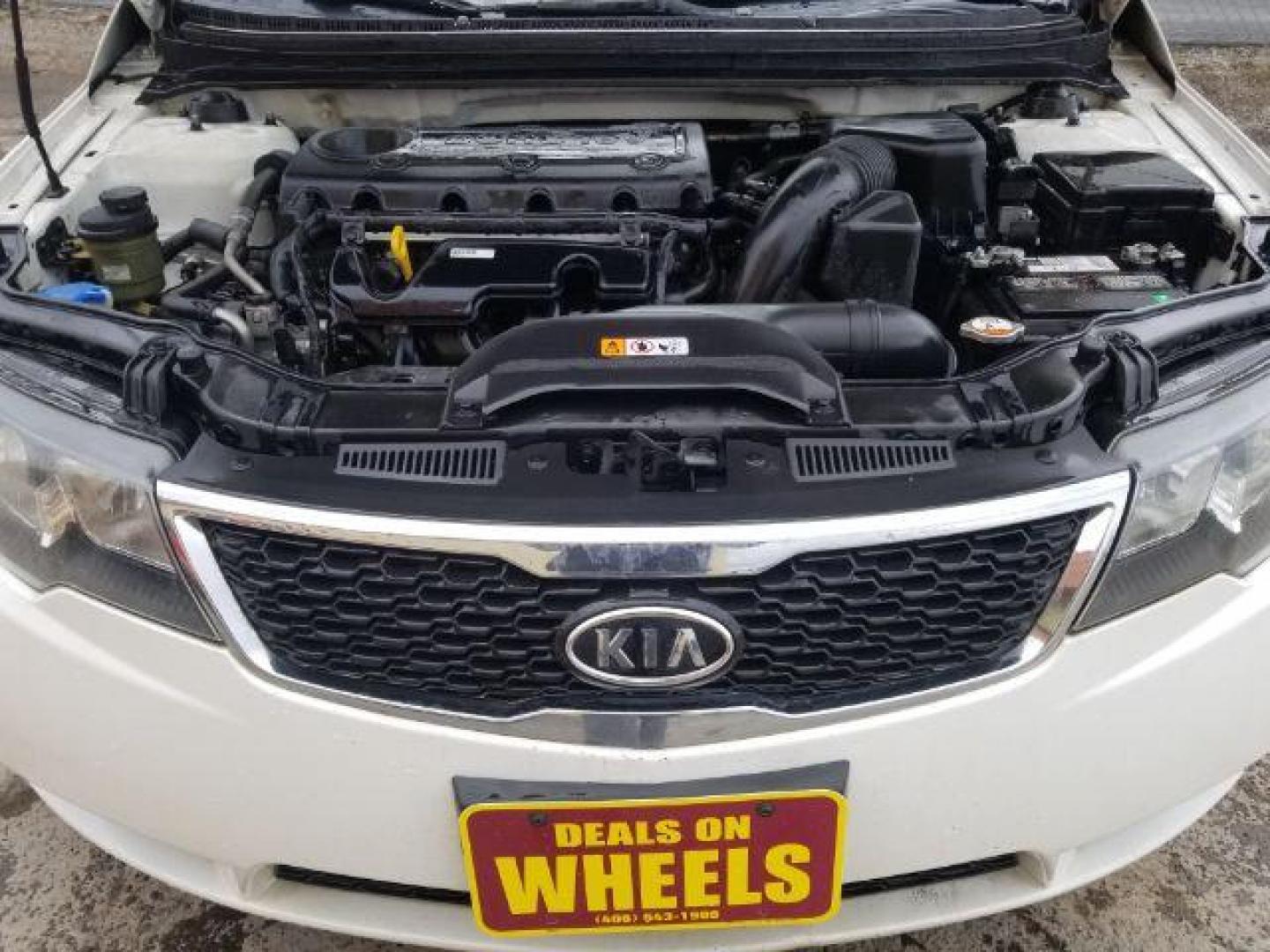 2013 Kia Forte EX (KNAFU4A26D5) with an 2L I-4 DOHC engine, located at 4801 10th Ave S,, Great Falls, MT, 59405, 0.000000, 0.000000 - Photo#13