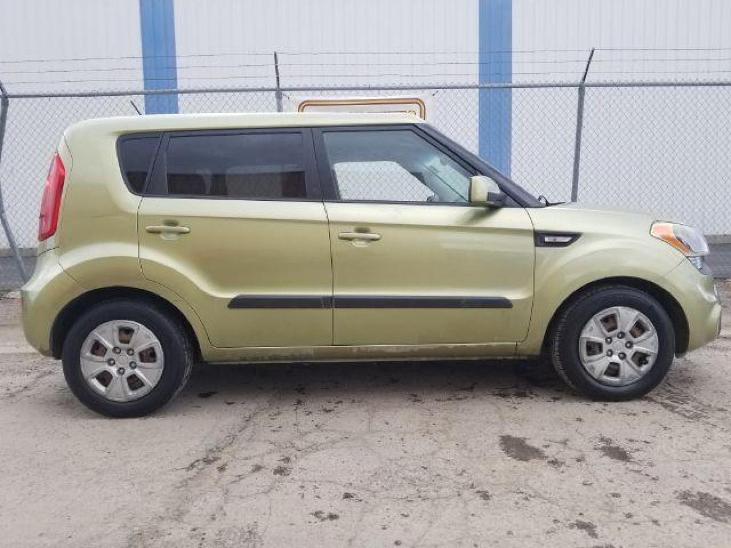2013 Kia Soul Base (KNDJT2A57D7) with an 1.6L L4 DOHC 16V engine, Automatic transmission, located at 4047 Montana Ave., Billings, MT, 59101, 45.770847, -108.529800 - Photo#3