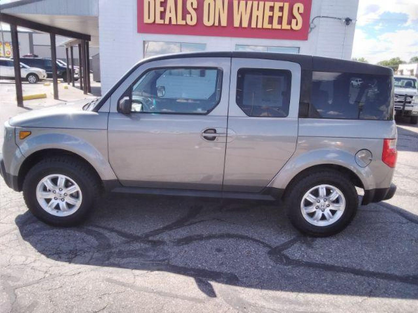 2007 Honda Element EX 2WD AT (5J6YH18777L) with an 2.4L L4 DOHC 16V engine, 5-Speed Automatic transmission, located at 4047 Montana Ave, Billings, MT, 59101, (406) 543-1986, 45.770824, -108.529411 - Photo #1